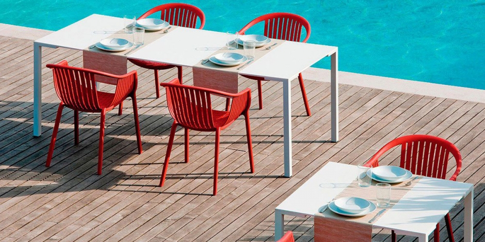 Cauți set de 4 scaune?