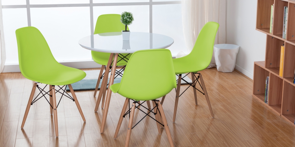 Cauți set de masa cu 4 scaune?